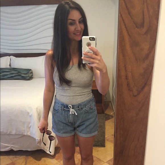 Levi’s high waisted denim paper bag shorts - Picture 3 of 3